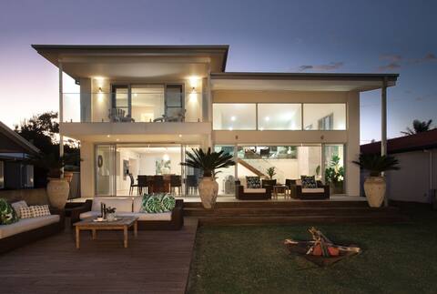 'Atra' - Jervis Bay Beach Front Holiday Home