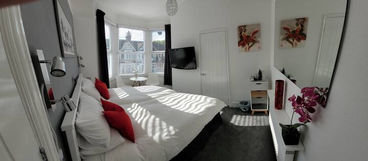 Double/Twin Room with Ensuite & Partial Seaview