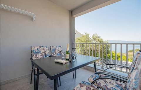 Amazing apartment in Podaca with WiFi