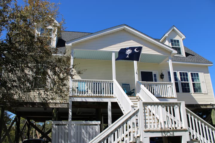 Across From The Beach, Marsh Views/fenced Yard~1304 E Ashley - Folly Beach, SC