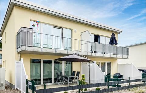Gorgeous apartment in Graal-Müritz with WiFi