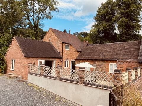Dale Cottage- Steps from The Iron Bridge