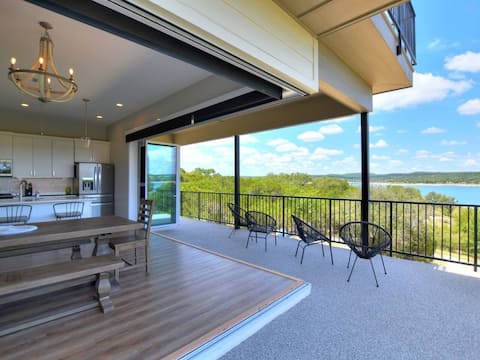 Lakefront home w/ private dock & 4 story slide