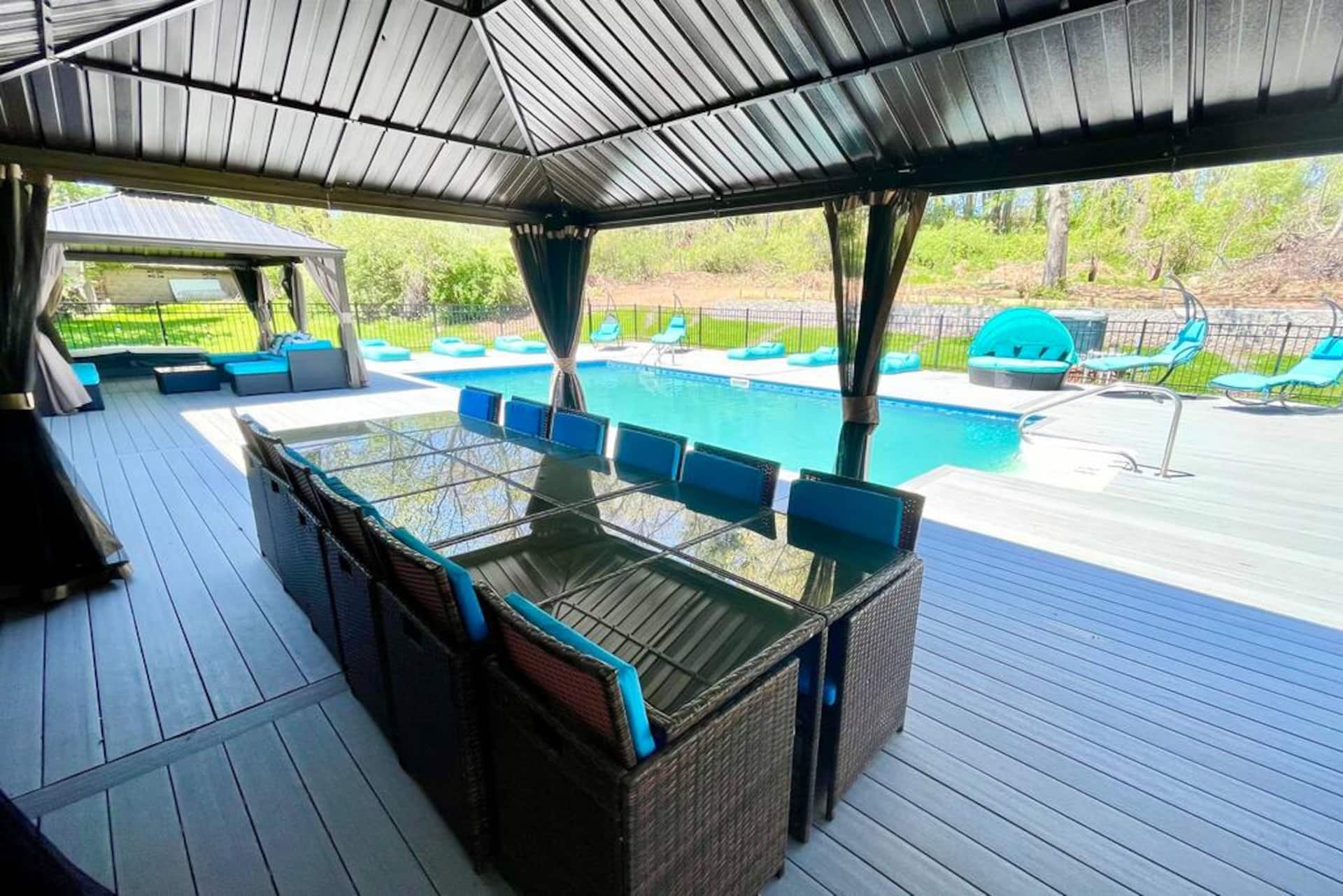 Modern home with a private Heated pool and jacuzzi — photo 2