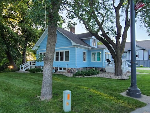 Fun Location! 5 bedroom house in Arnolds Park!