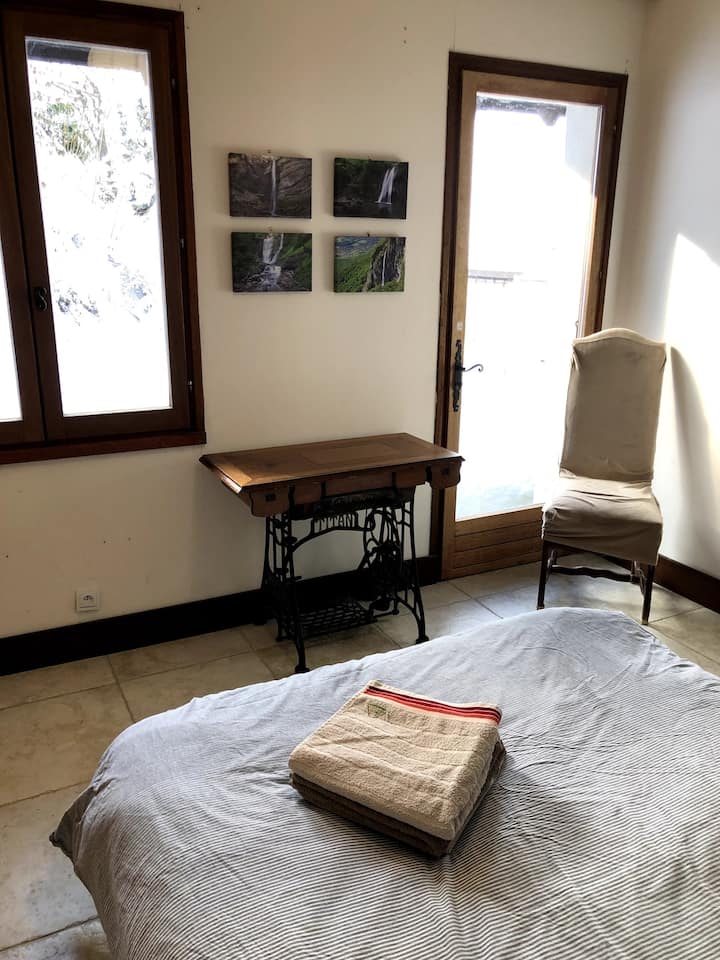 საძინებელი 4