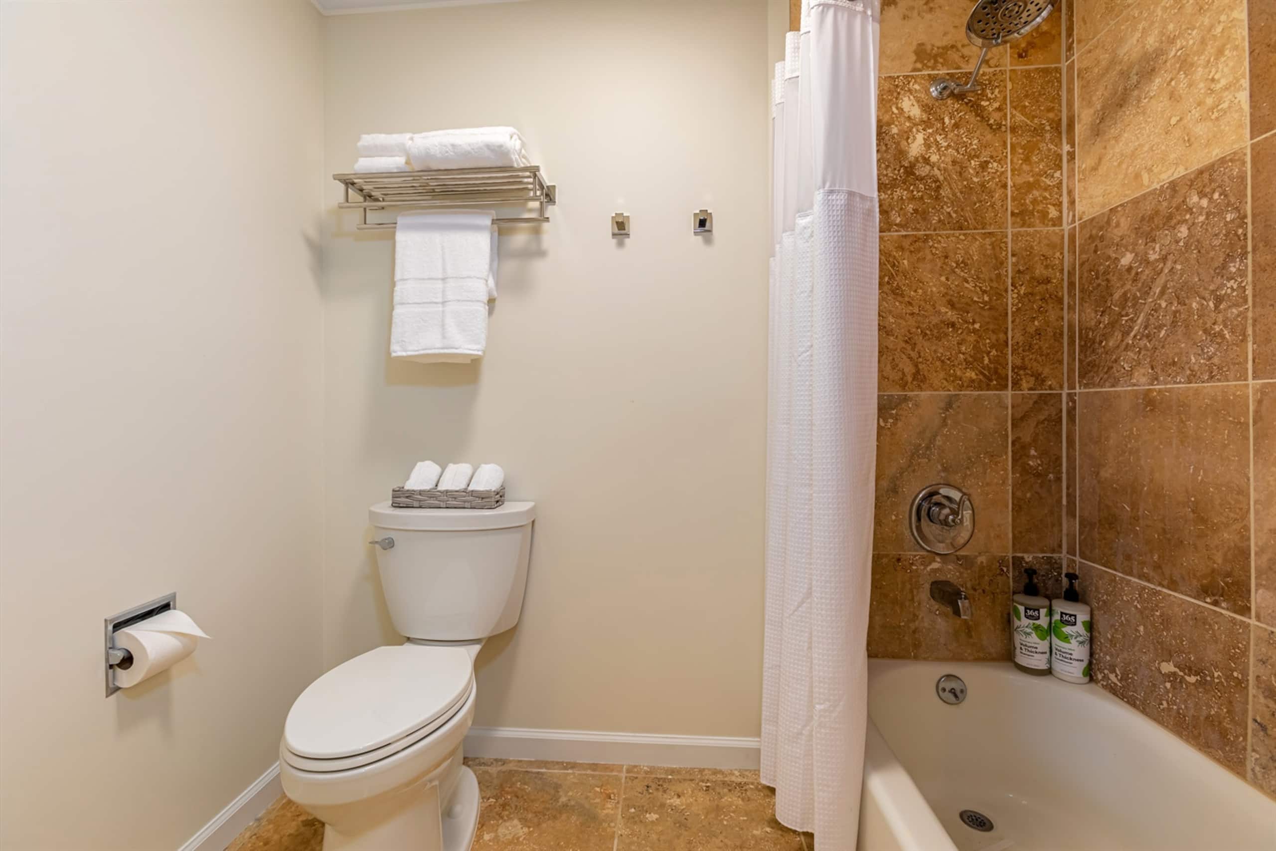 Condo in Kihei · ★4.99 · 1 bedroom · 3 beds · 2 baths - Image 20