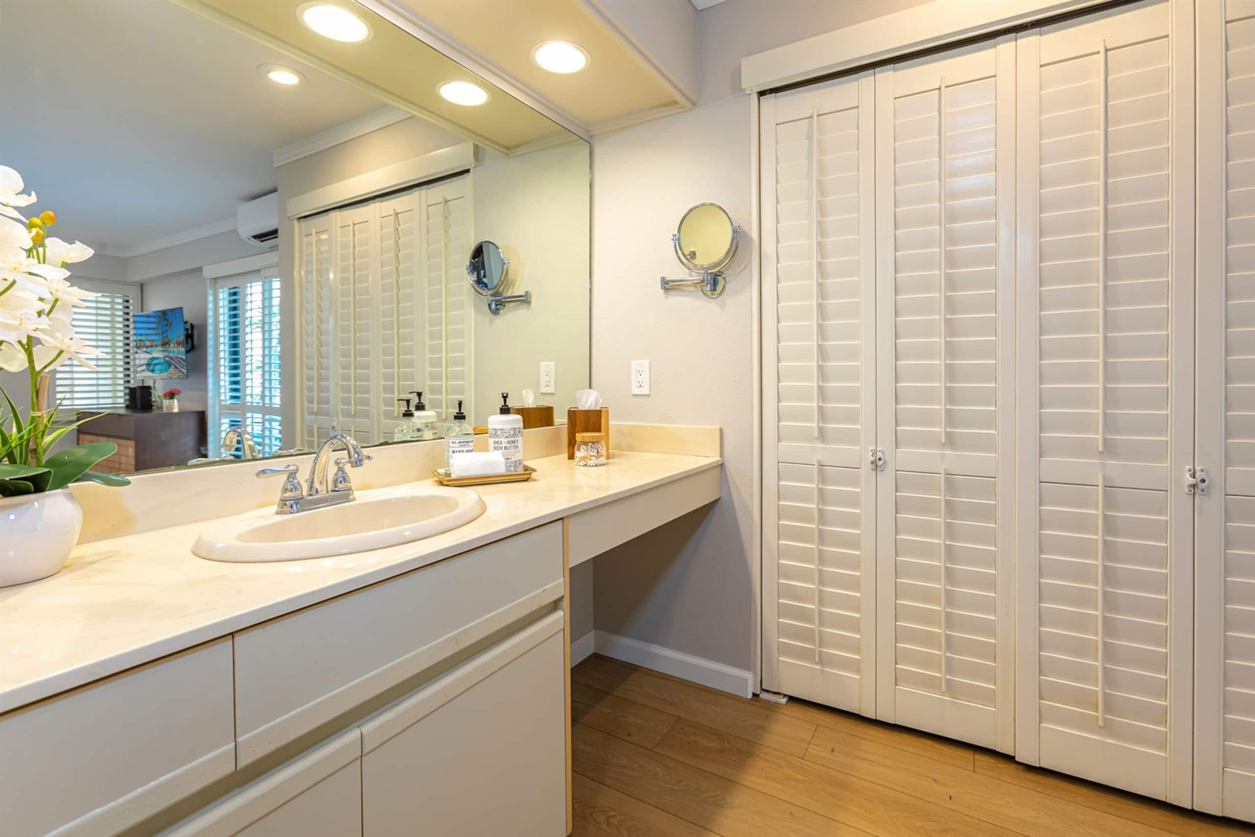 Condo in Kihei · ★4.99 · 1 bedroom · 3 beds · 2 baths - Image 19