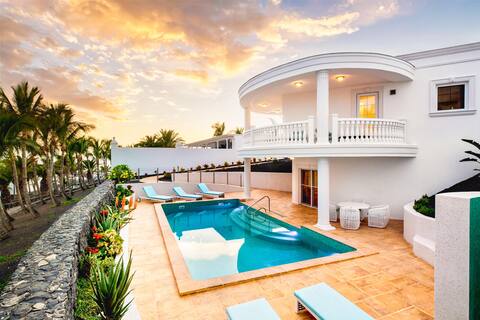 Villa Vista Calero A luxurious double villa with