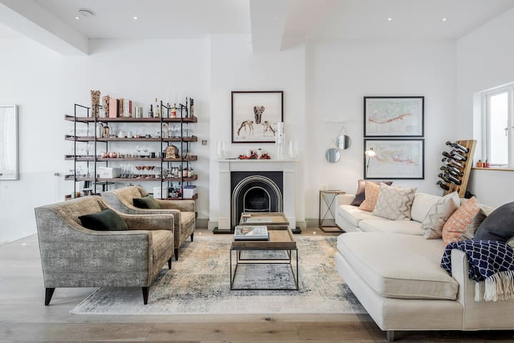 Immaculate Fulham Home – chic, modern & spacious