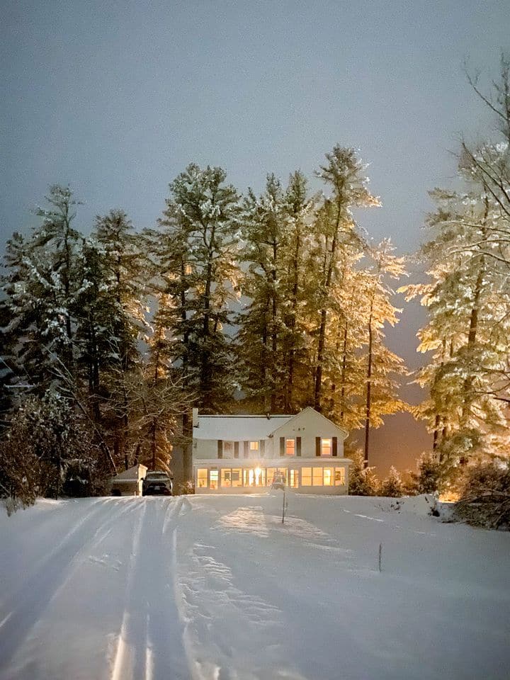 Farmhouse with Views overlooking Lake Algonquin Houses for Rent in