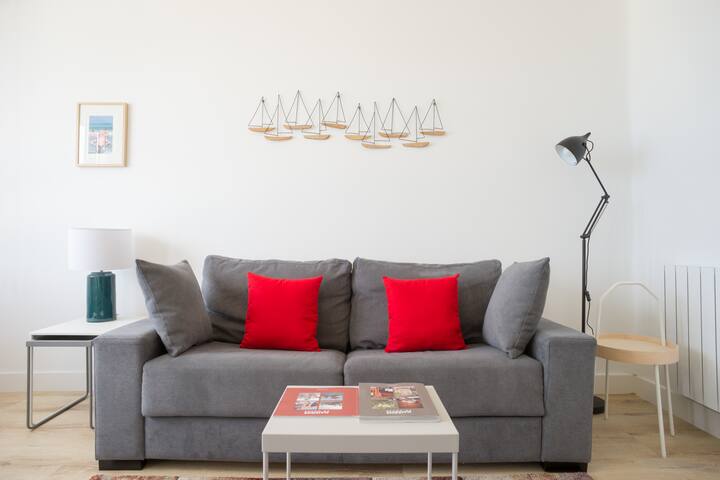 Mirador Zurriola, beach front gallery image 2