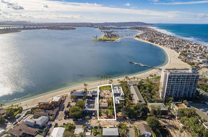 Gated Estate on 1/3 Acre w/ 57’ of Water Front gallery image 2