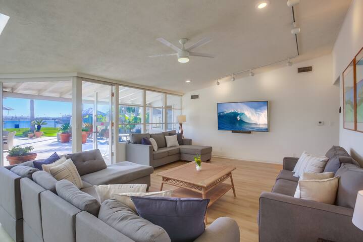 Gated Estate on 1/3 Acre w/ 57’ of Water Front gallery image 4