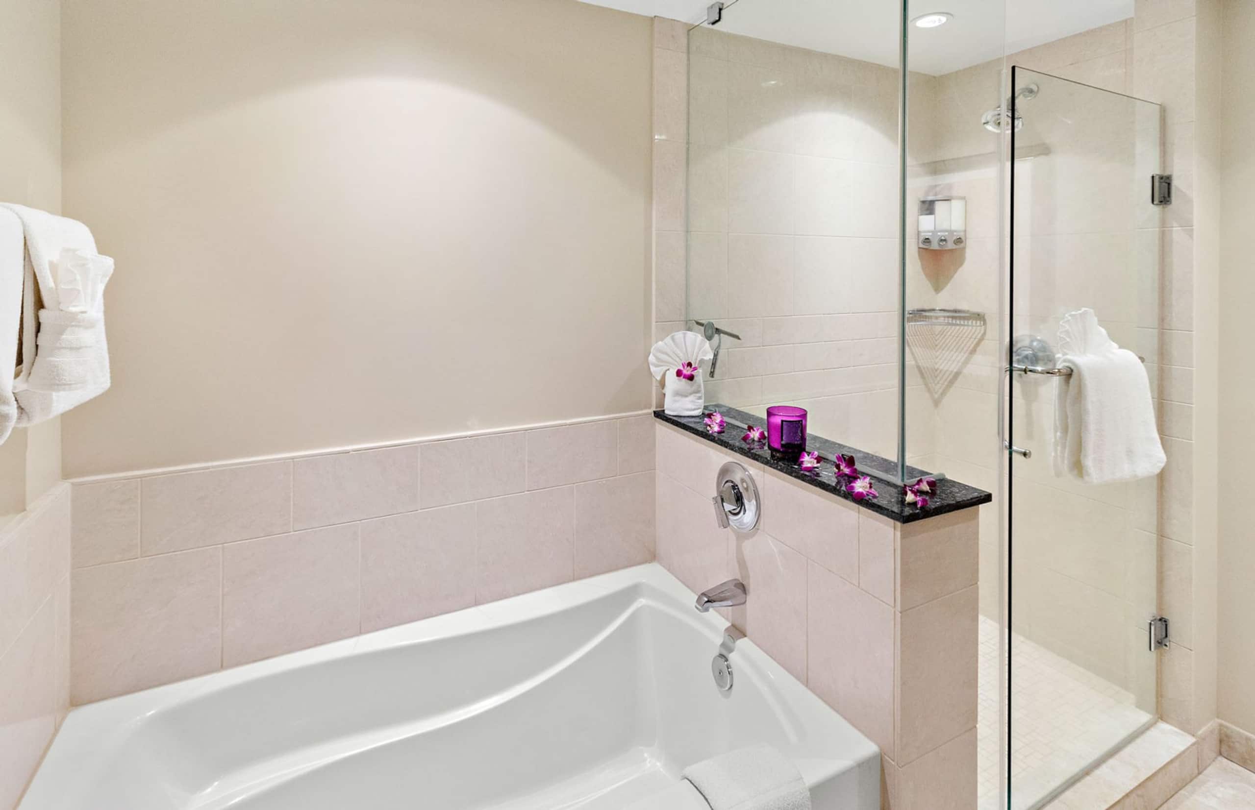 Condo in Lahaina · ★4.89 · Studio · 2 beds · 1 bath - Image 19