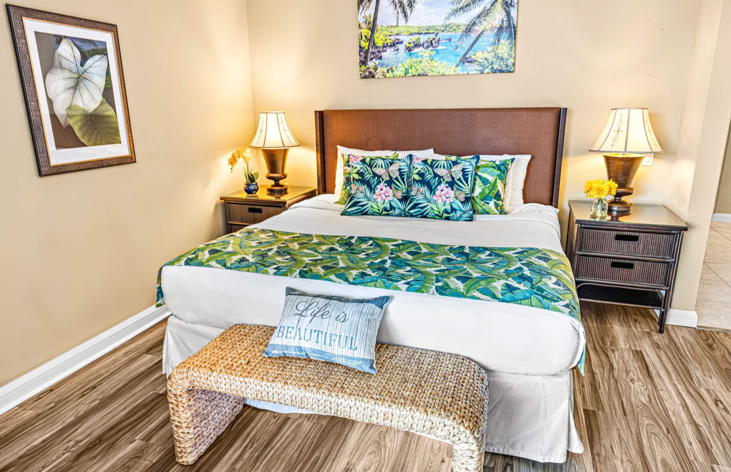 Condo in Lahaina · ★4.89 · Studio · 2 beds · 1 bath - Image 15