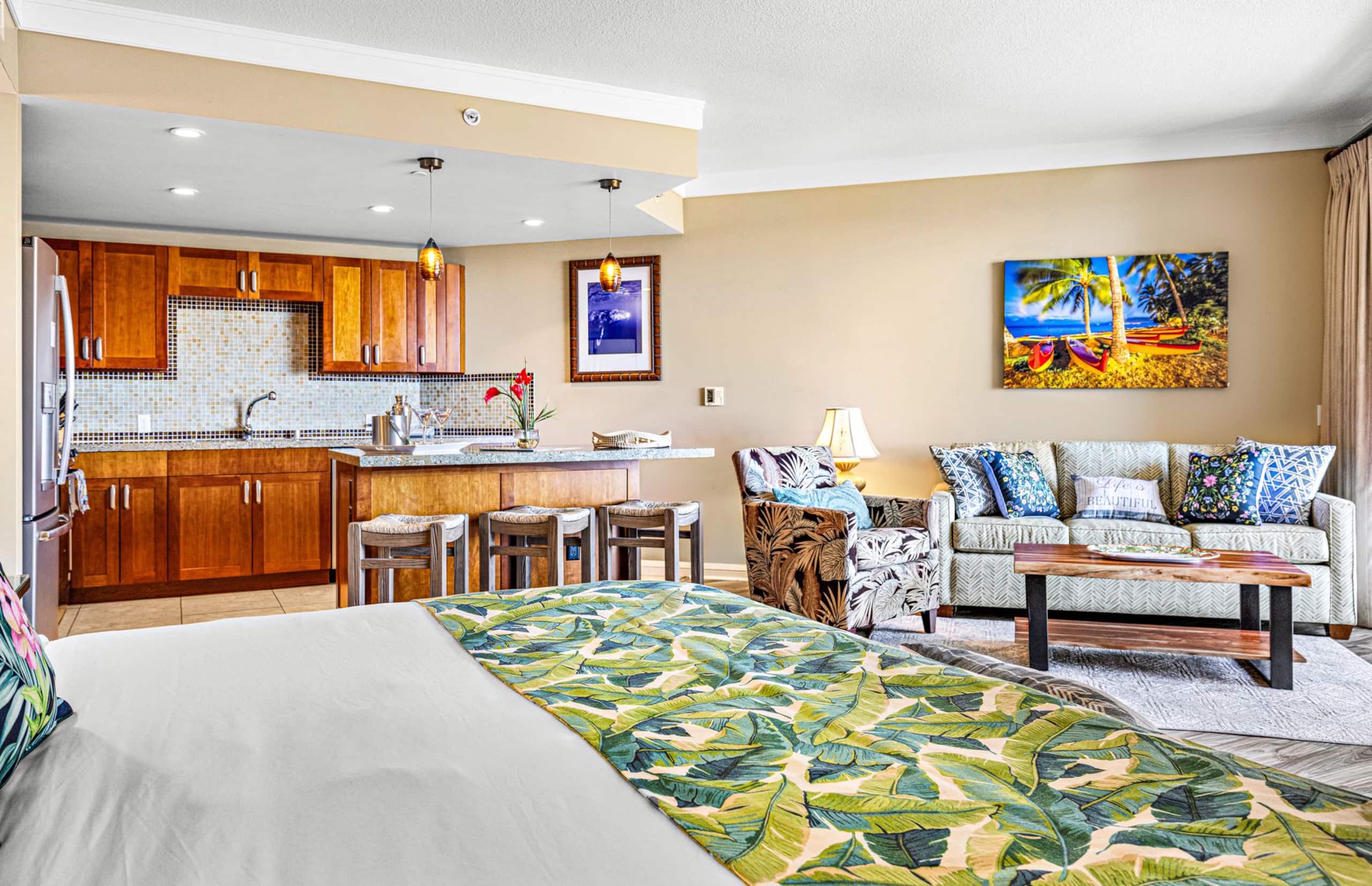 Condo in Lahaina · ★4.89 · Studio · 2 beds · 1 bath - Image 17