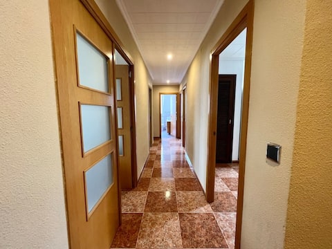 Top Airbnb: Nice and large apartment close to the beach en Algirós