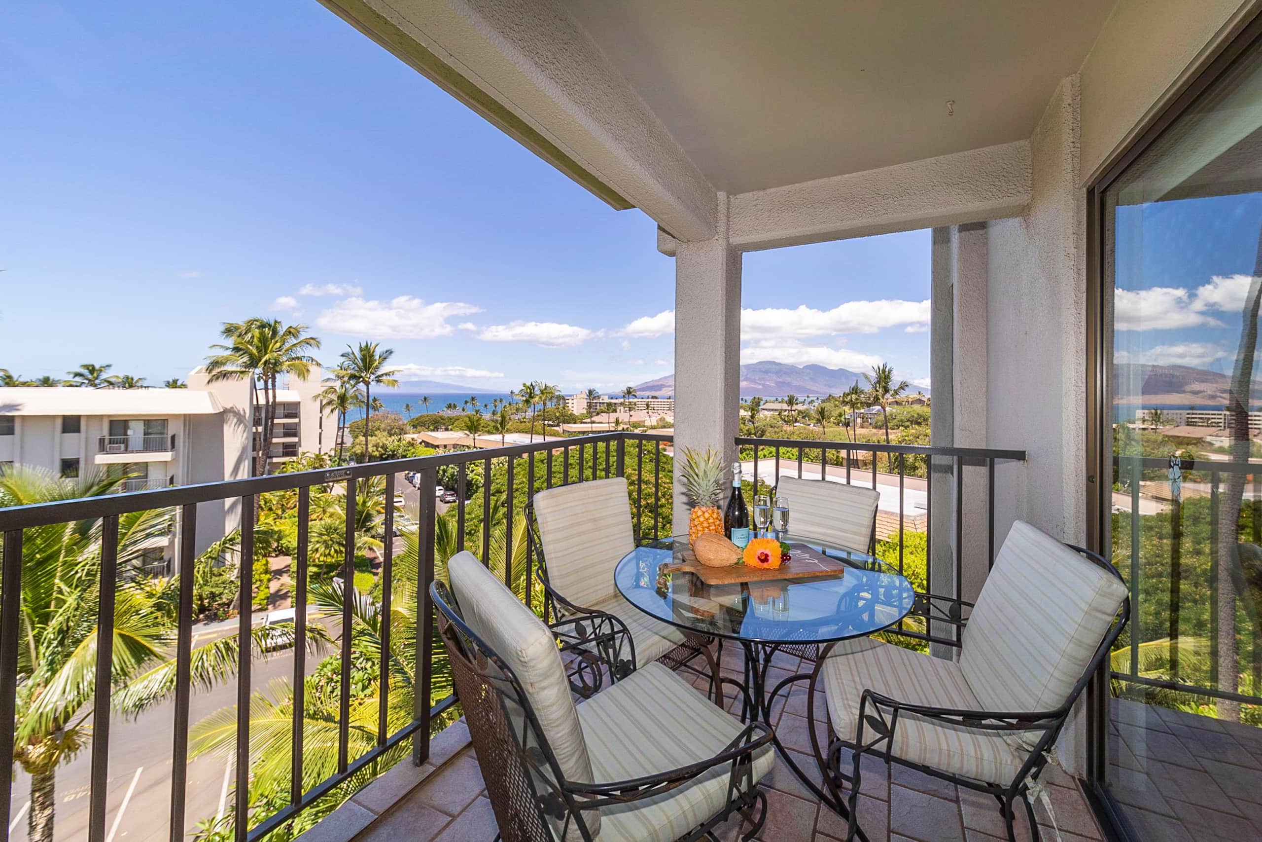 Condo in Kihei · ★4.56 · 2 bedrooms · 4 beds · 2 private baths - Image 4