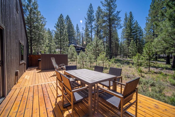 Pet Friendly, Sharc Passes, A/c, New Deck, Hot Tub - Sunriver, OR