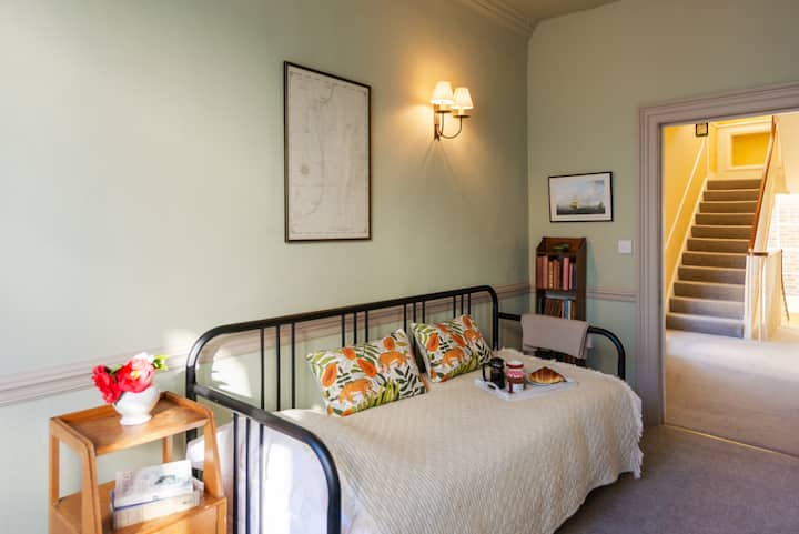 9GoldenStreet,Deal-109