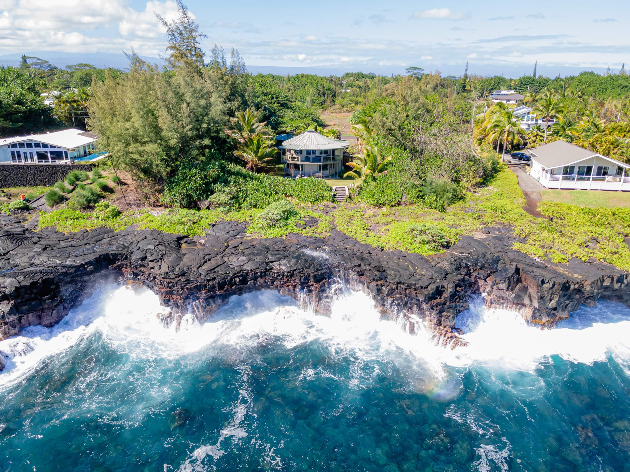 Home in Keaau · ★4.95 · 2 bedrooms · 2 beds · 3 baths - Image 1