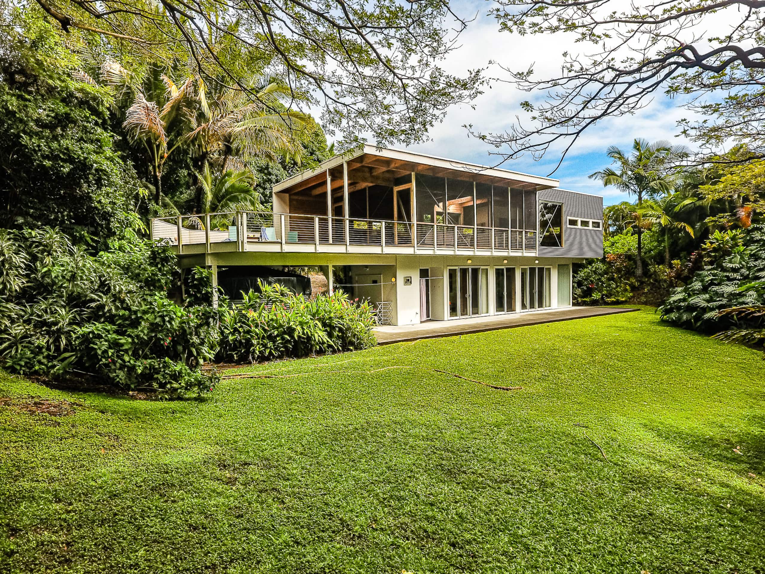 Home in Pahoa · ★4.97 · 2 bedrooms · 2 beds · 2.5 baths - Image 2
