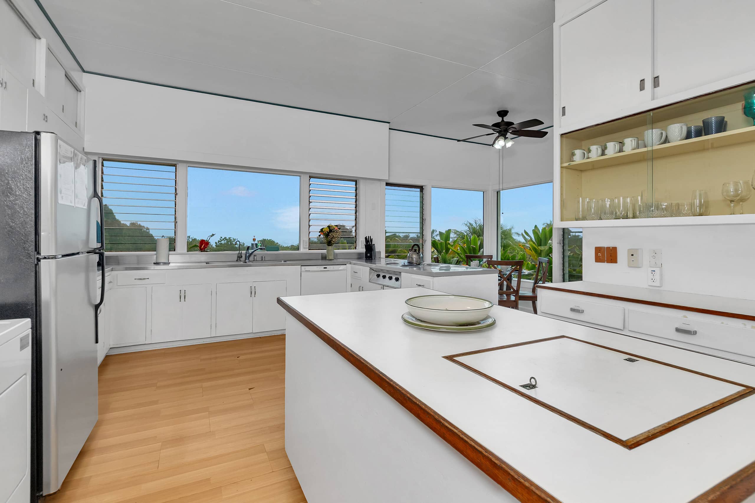 Home in Hilo · ★4.83 · 4 bedrooms · 5 beds · 2 private baths - Image 25