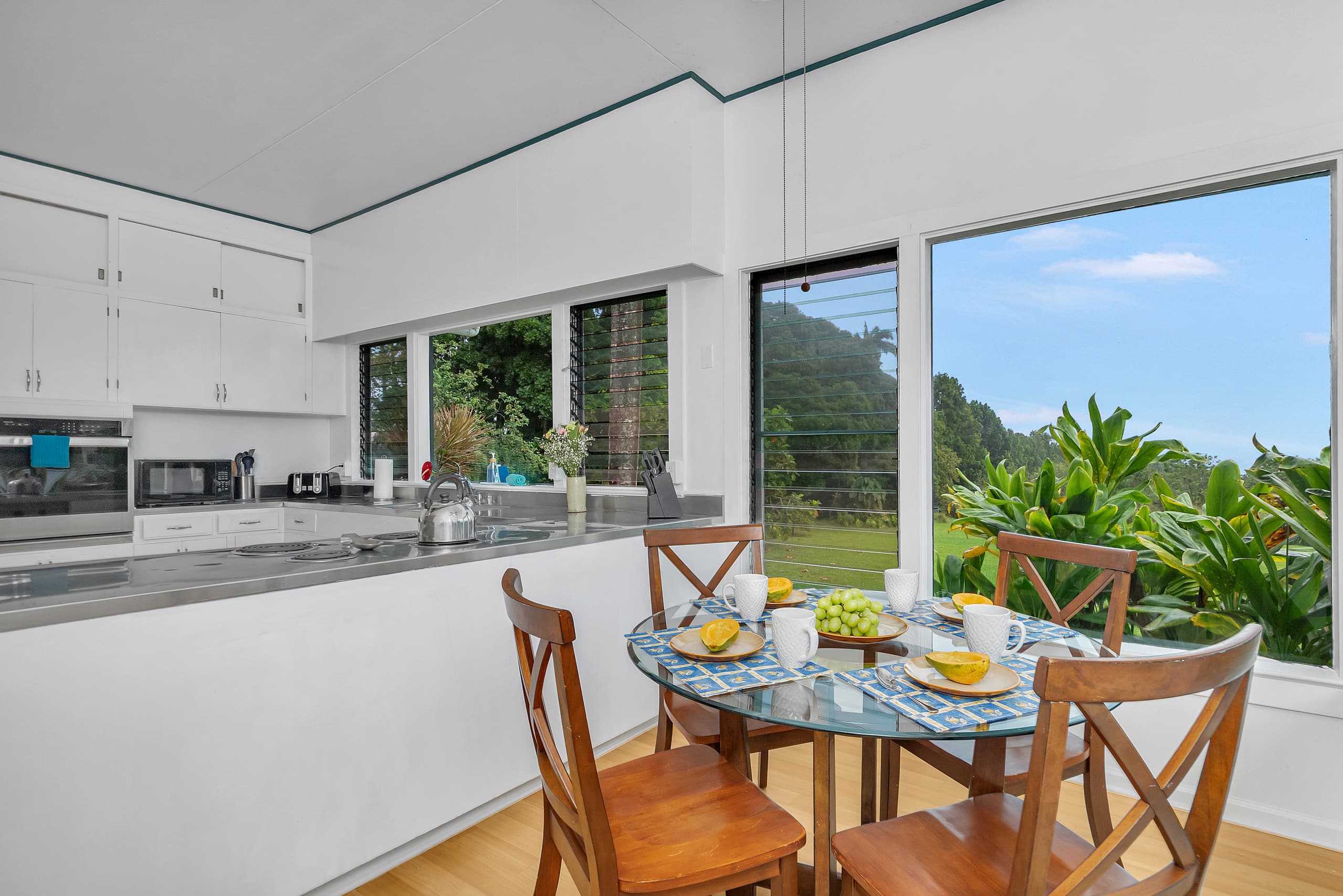 Home in Hilo · ★4.83 · 4 bedrooms · 5 beds · 2 private baths - Image 17