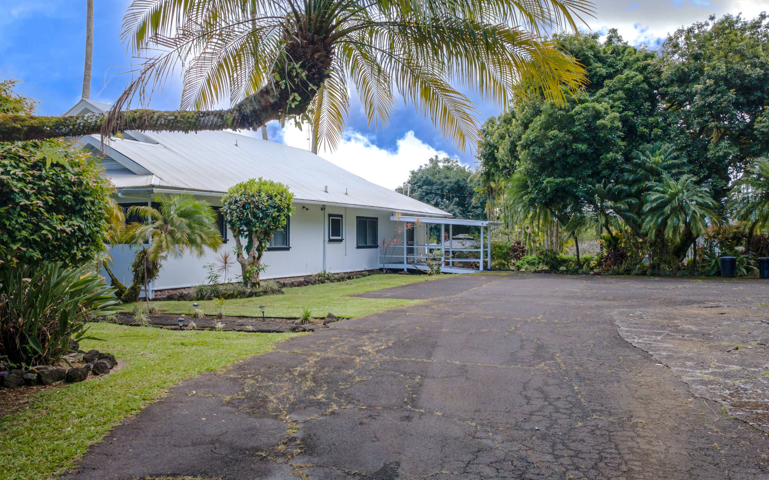 Home in Hilo · ★4.83 · 4 bedrooms · 5 beds · 2 private baths - Image 58