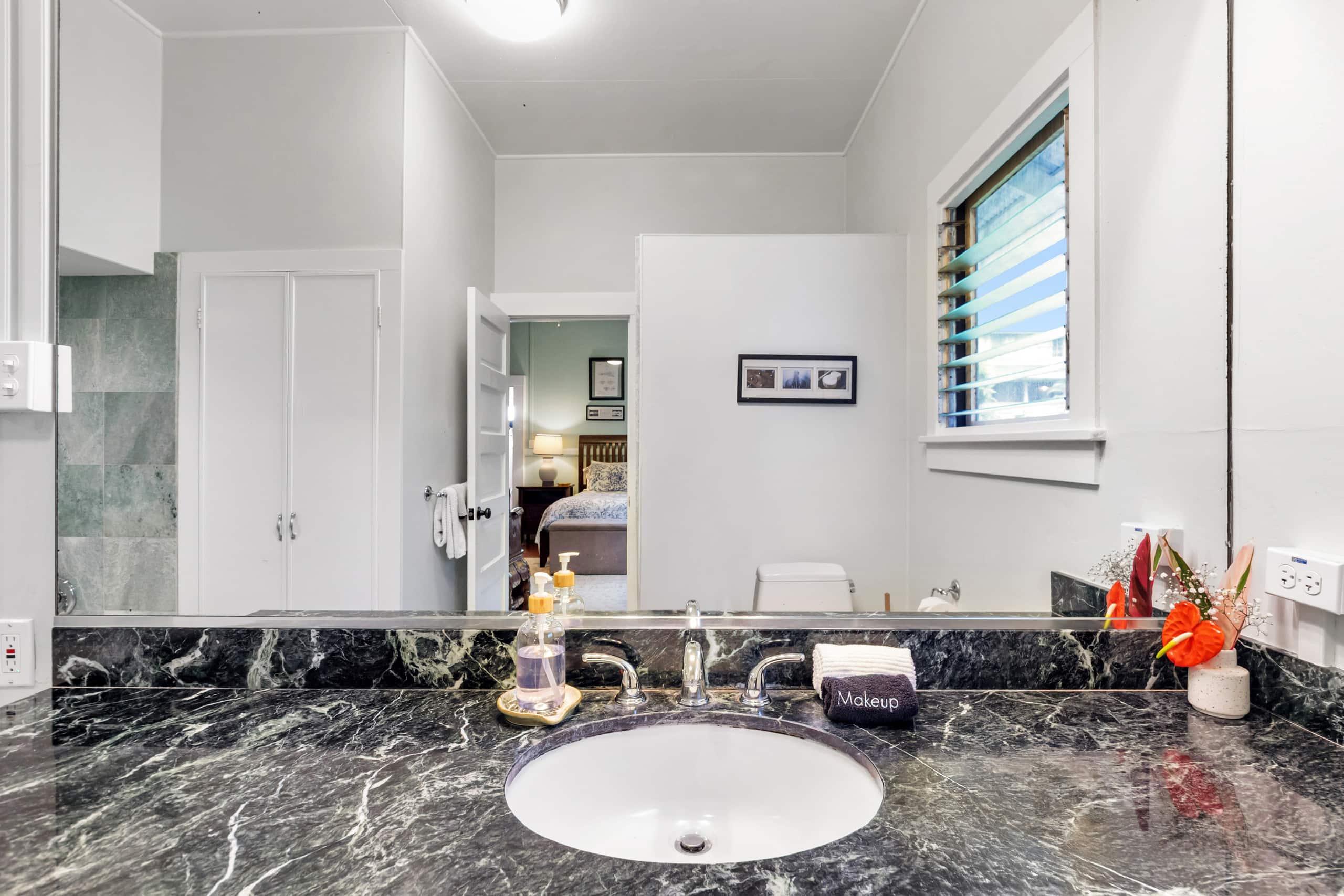 Home in Hilo · ★4.83 · 4 bedrooms · 5 beds · 2 private baths - Image 46