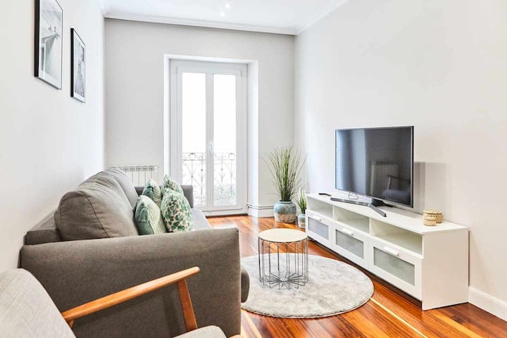 San Martin : near market and Concha beach