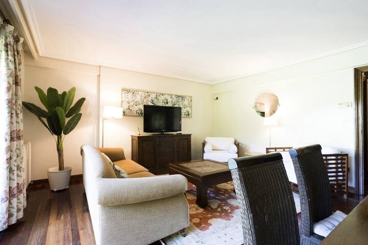 Gure Loraitz gallery image 2