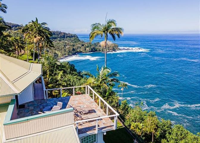 Paradise Bluff Upscale Home w/Endless Ocean Views