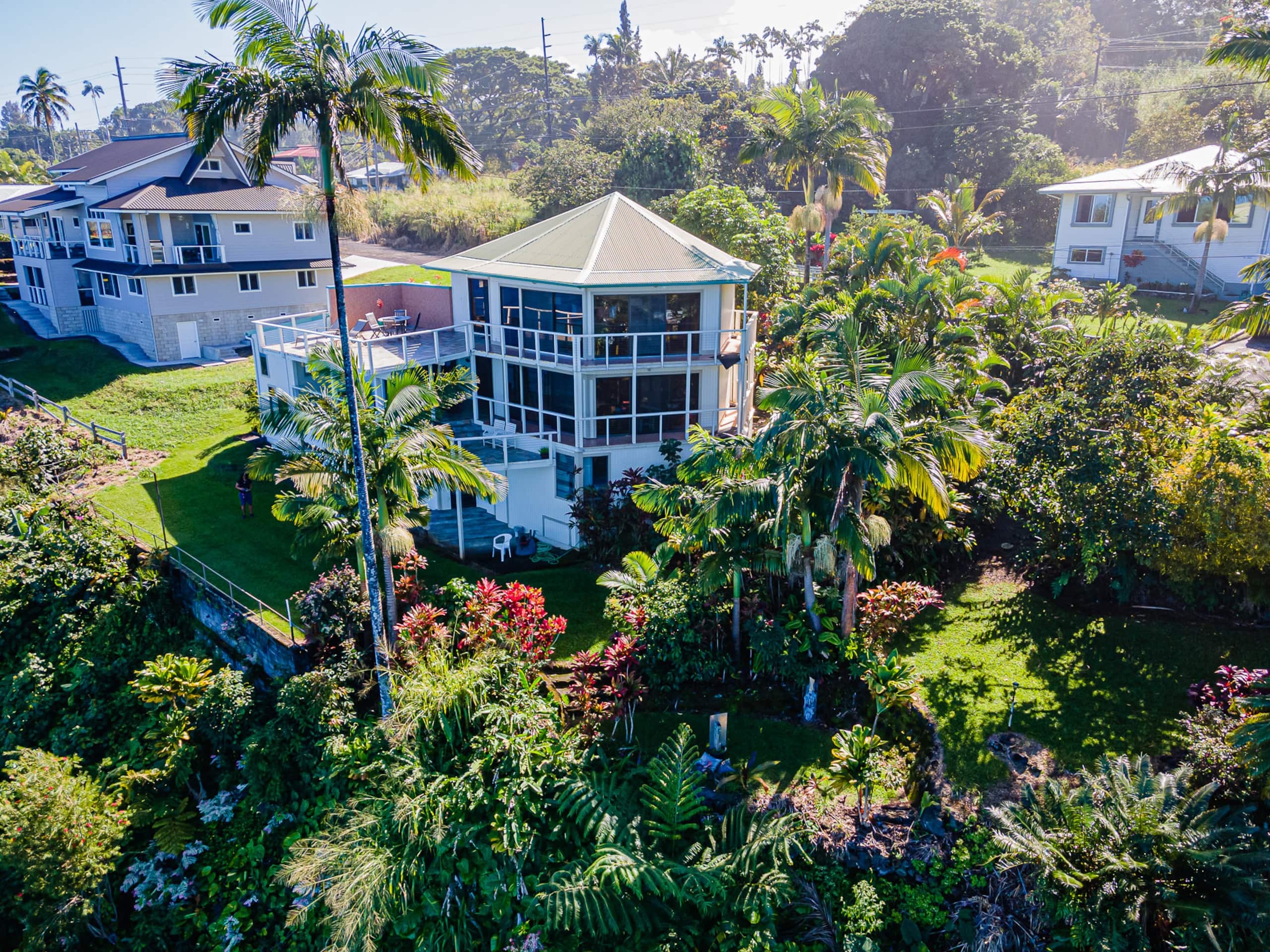 Home in Laupahoehoe · ★4.94 · 3 bedrooms · 3 beds · 3 baths - Photo 38