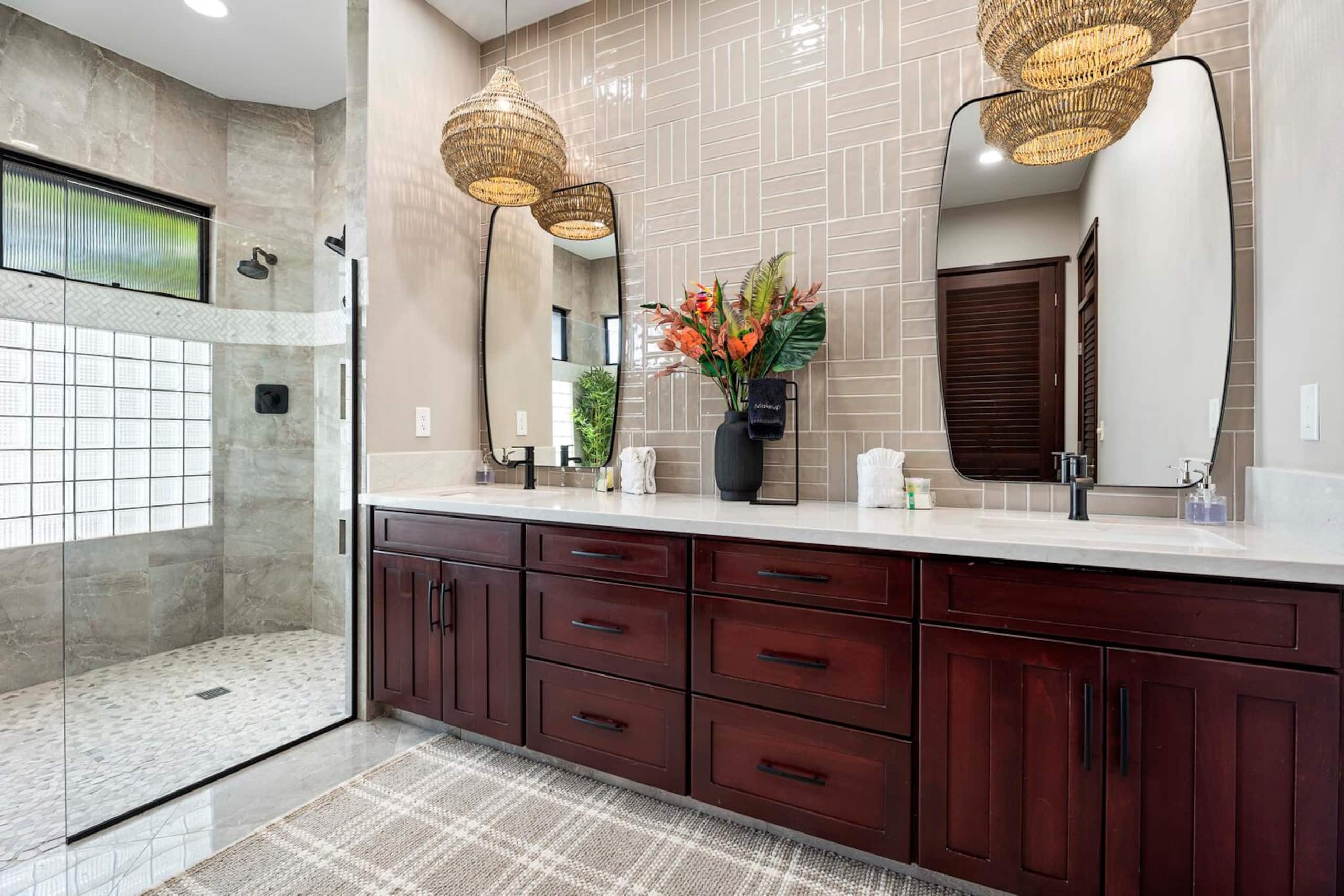 Home in Kailua-Kona · ★4.94 · 3 bedrooms · 3 beds · 3.5 baths - Image 33