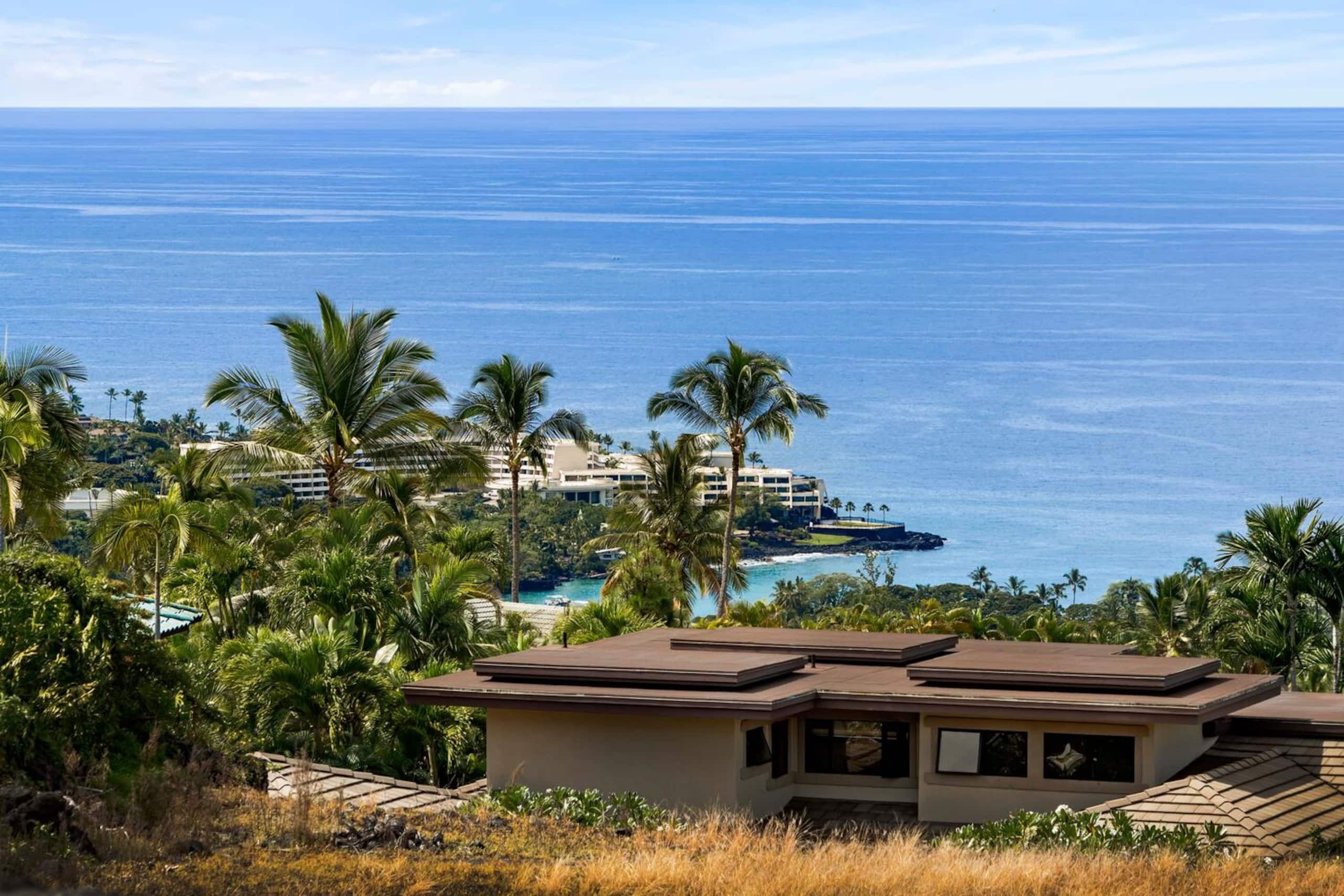Home in Kailua-Kona · ★4.94 · 3 bedrooms · 3 beds · 3.5 baths - Image 52
