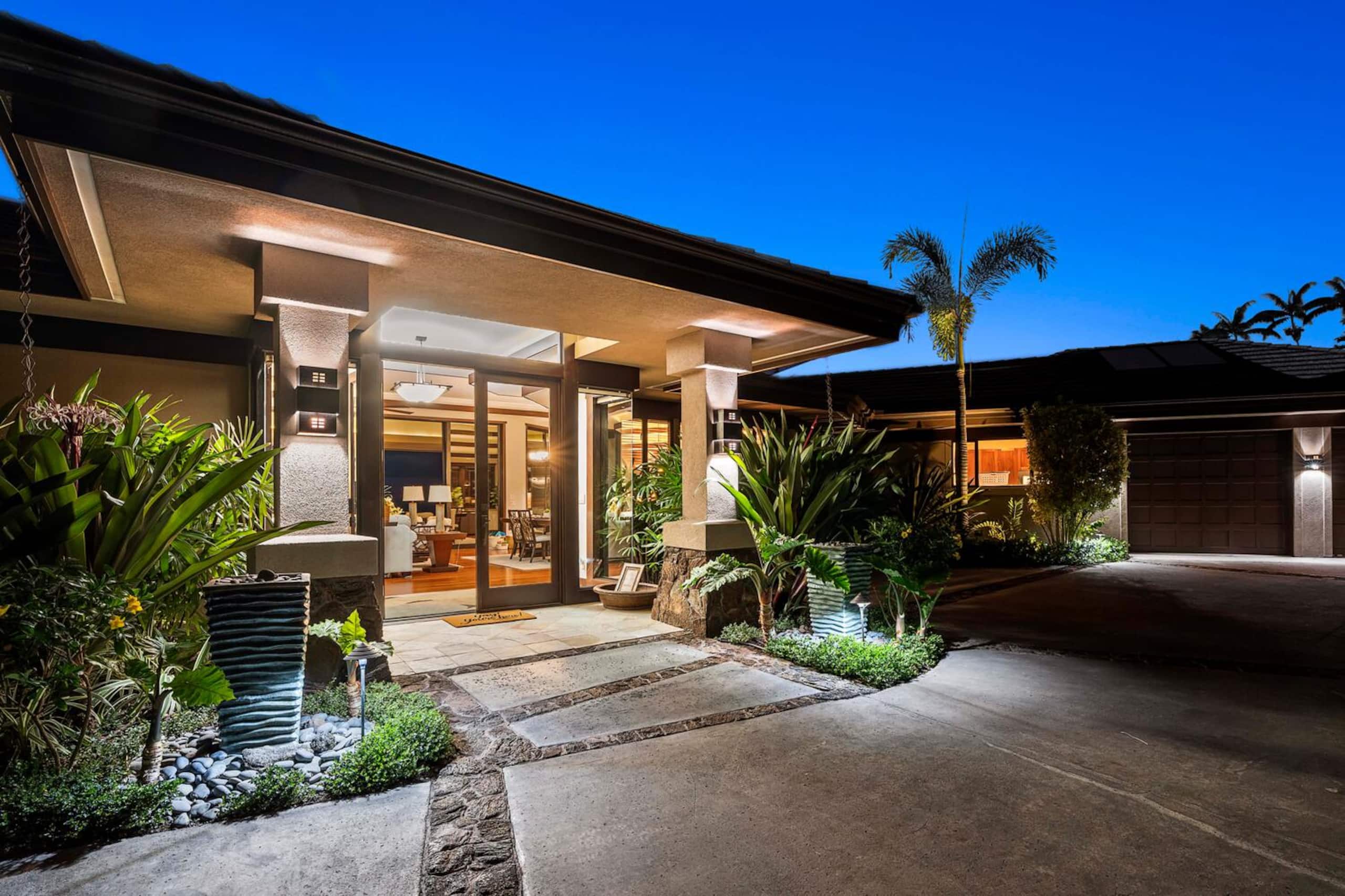 Home in Kailua-Kona · ★4.94 · 3 bedrooms · 3 beds · 3.5 baths - Image 63
