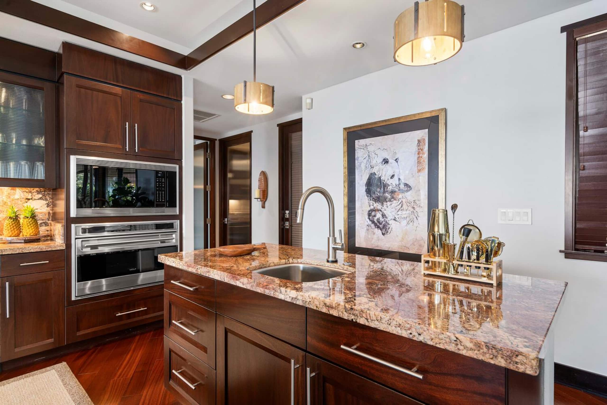 Home in Kailua-Kona · ★4.94 · 3 bedrooms · 3 beds · 3.5 baths - Image 19