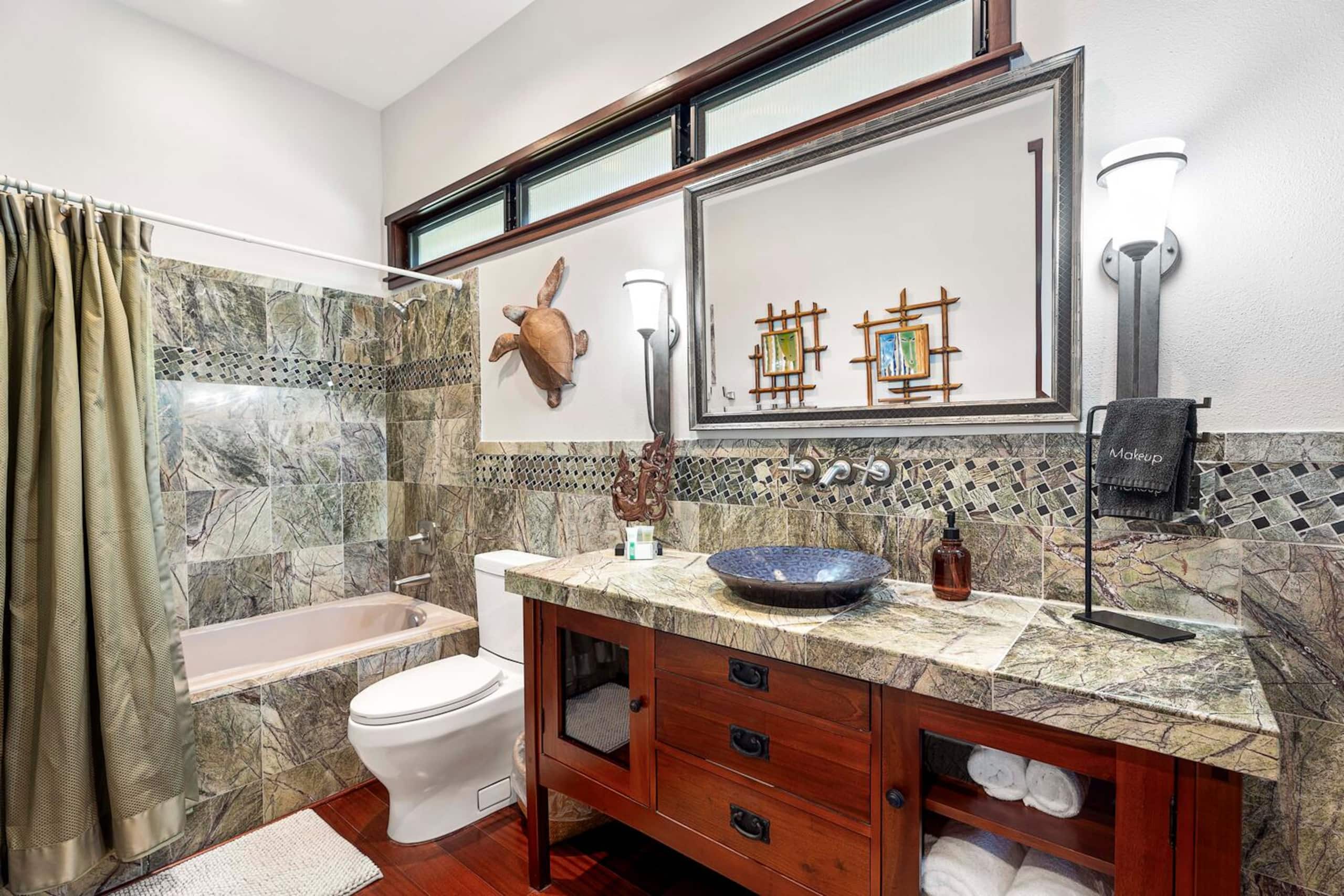 Home in Kailua-Kona · ★4.94 · 3 bedrooms · 3 beds · 3.5 baths - Image 41