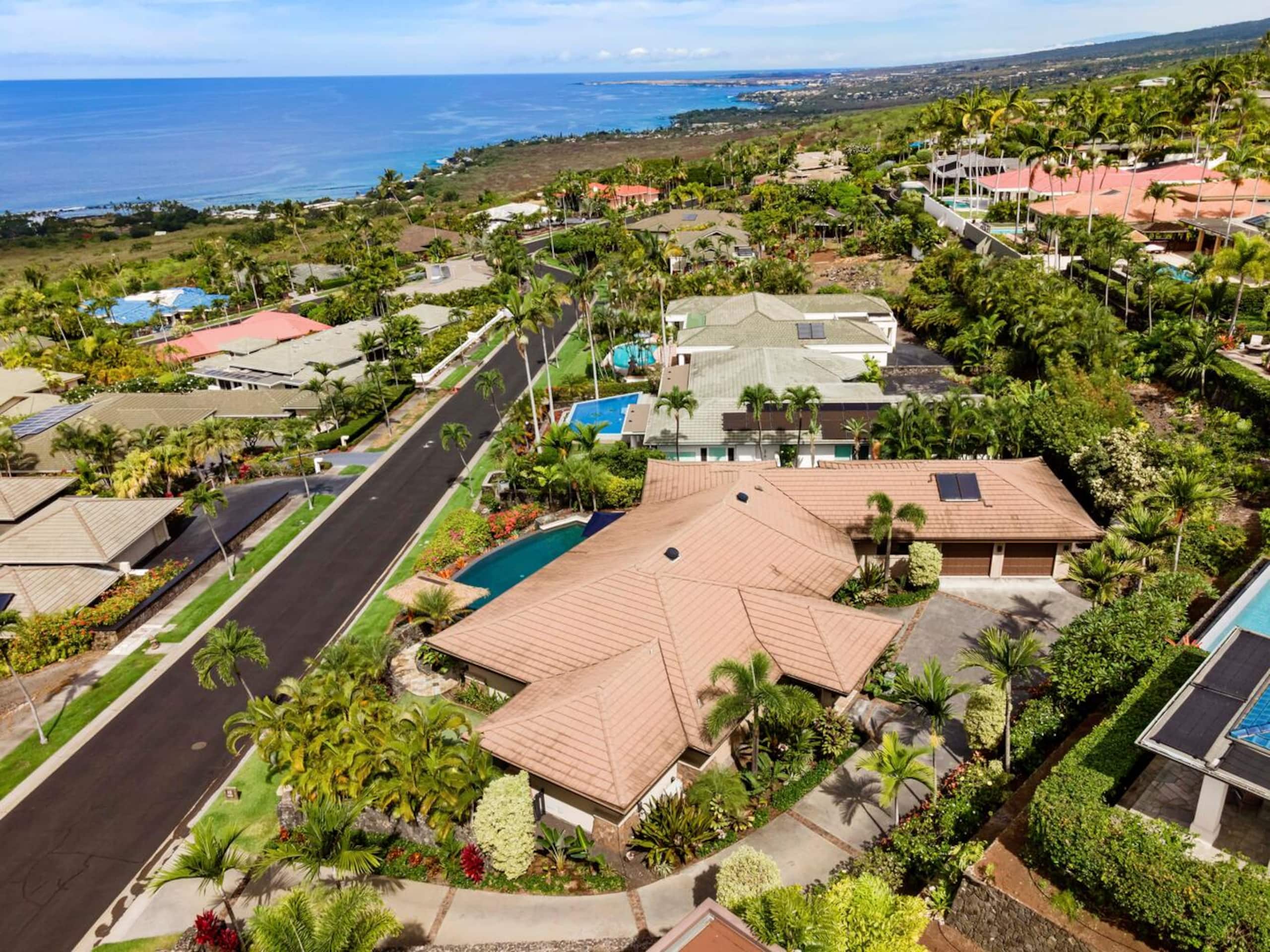 Home in Kailua-Kona · ★4.94 · 3 bedrooms · 3 beds · 3.5 baths - Image 66