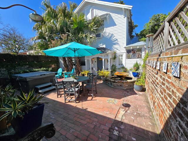 Charming Three Bedroom Cottage – sleeps 7 gallery image 3