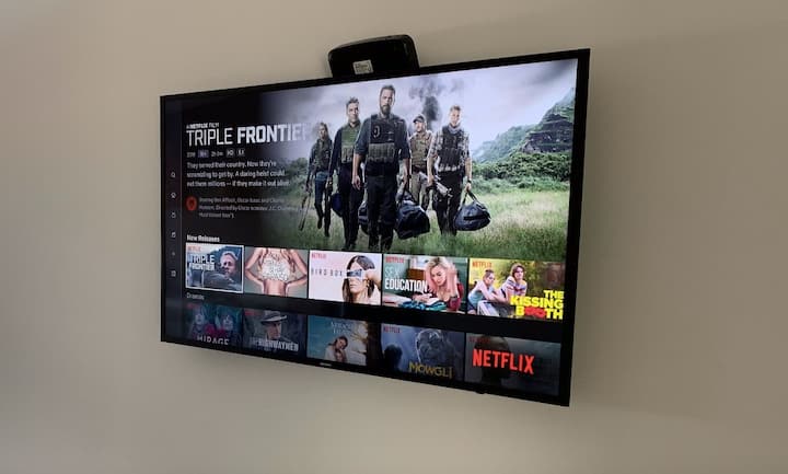 Each bedroom and the living room has a smart TV that connects to Netflix. 3 TVs in total.