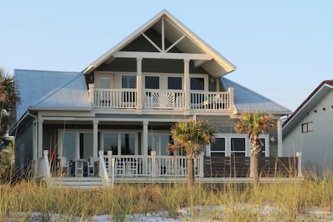 Newly Renovated! Luxurious, Beach Front, Swim Spa