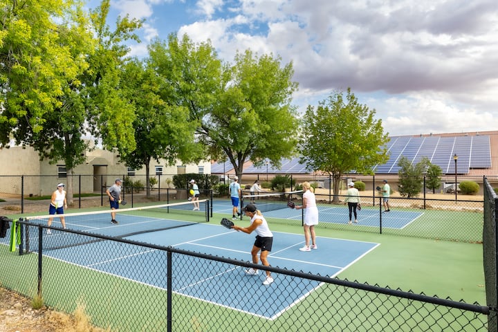 Steps to Pool, Pickleball & Spa | Spa Oasis