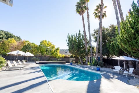 Heated pool (82 degrees), hot tub, gas firepit