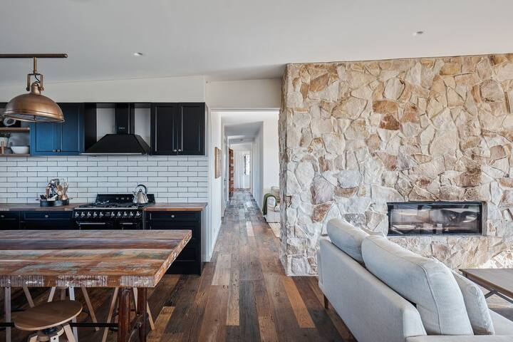 Betty – Black Mountain House gallery image 3