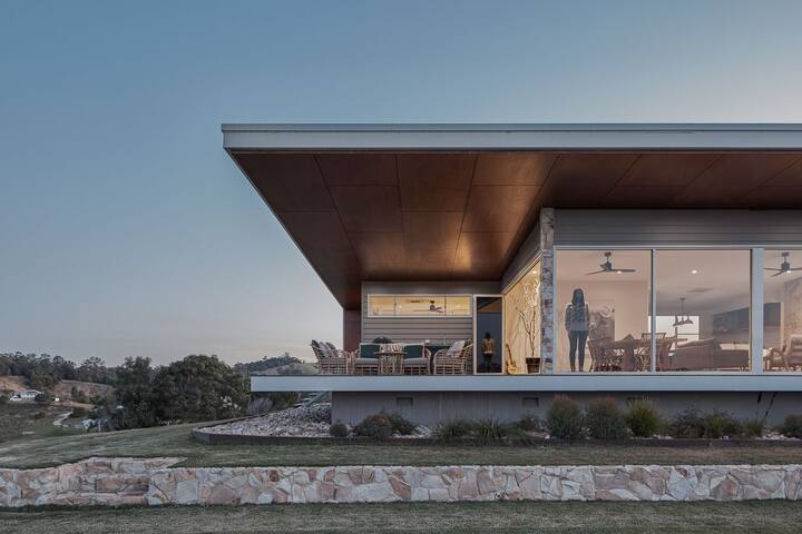 Betty – Black Mountain House gallery image 2