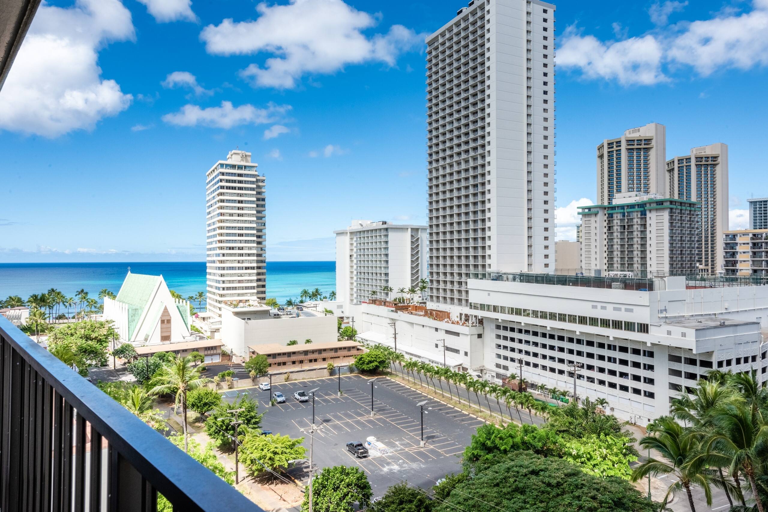 Condo in Honolulu · ★4.39 · 1 bedroom · 3 beds · 1 private bath - Image 5