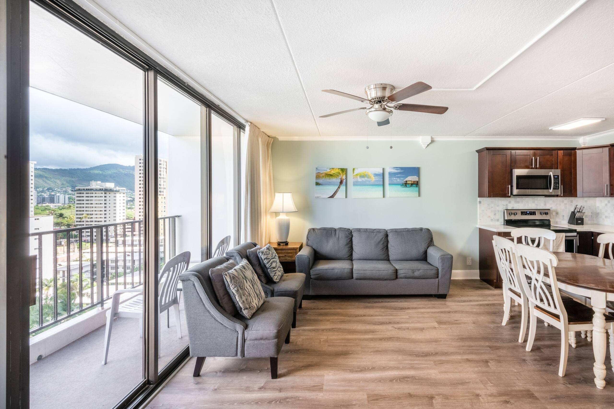 Condo in Honolulu · ★4.39 · 1 bedroom · 3 beds · 1 private bath - Image 2